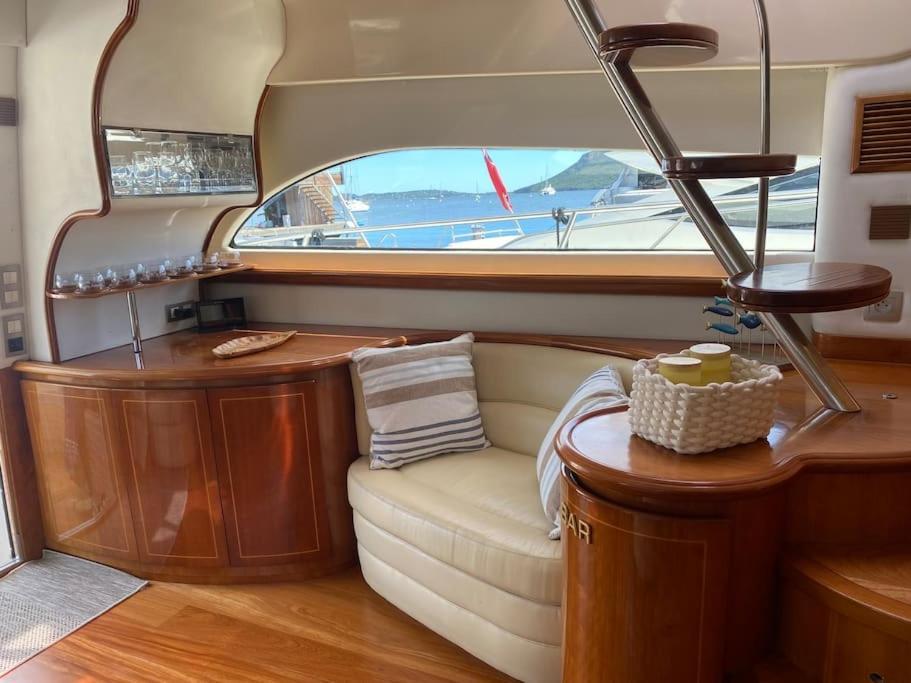 Botel Yacht Le Yauta Vecchio